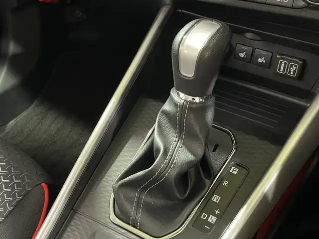 スバル レックス Z 神奈川県 2023(令5)年 1.3万km シャイニングホワイトパール 純正ディスプレイオーディオ/【AM FM フルセグ Bluetooth HDMI/ AppleCarPlay AndoroidAuto USB ipod】/パノラマモニター/スマートアシスト/全車速追従機能付きアダプティブクルーズコントロール/ブラインドスポットモニター/前席シートヒーター/ビルトインETC/純正フロアマット/ステアリングスイッチ/スマートキー/本革巻ステアリングホイール/本革巻きシフトノブ/ソフトレザー調パッド付ドアアームレスト【運転席/助手席】/ソフトレザー調パッド付センターコンソールボックス/助手席シートアンダートレイ/メッキドアハンドル/オートライト/アダプティブドライビングビーム/LEDヘッドライト/LEDフォグライト/サイドビューランプ/純正１７インチアルミホイール付き夏タイヤ/電動パーキングブレーキ/オートブレーキホールド/前後コーナーセンサー/レーンキープコントロール/リヤクロストラフィックアラート/コーナーリングトレースアシスト/衝突回避支援ブレーキ/フロントワイパーデアイサー