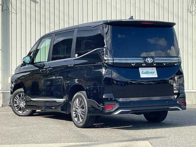 トヨタ ヴォクシー ハイブリッド S－Z 山形県 2025(令7)年 0.9万km アティチュードブラックマイカ 4WD/トヨタセーフティセンス/快適パッケージ/MODELLISTAフルエアロ/純正メモリナビ/　　【CD　DVD　BT　フルセグ　USB】/バックカメラ/両側パワースライドドア/パワーバックドア/レーダークルーズコントロール/LEDオートライト/ハーフレザーシート/シートヒーター/純正16インチアルミホイール/ステアリングスイッチ/ドライブレコーダー/スマートキー×2/ETC2.0/ワンオーナー