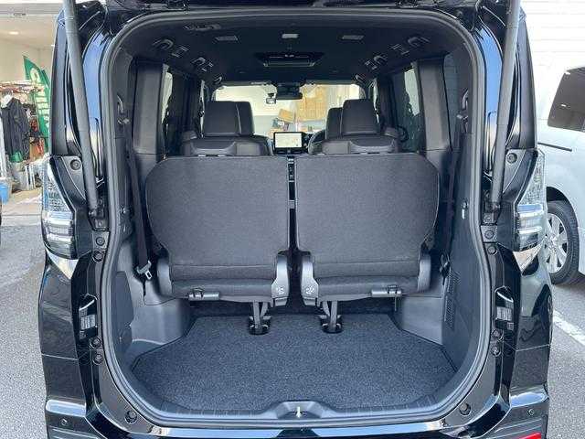 トヨタ ヴォクシー ハイブリッド S－Z 山形県 2025(令7)年 0.9万km アティチュードブラックマイカ 4WD/トヨタセーフティセンス/快適パッケージ/MODELLISTAフルエアロ/純正メモリナビ/　　【CD　DVD　BT　フルセグ　USB】/バックカメラ/両側パワースライドドア/パワーバックドア/レーダークルーズコントロール/LEDオートライト/ハーフレザーシート/シートヒーター/純正16インチアルミホイール/ステアリングスイッチ/ドライブレコーダー/スマートキー×2/ETC2.0/ワンオーナー