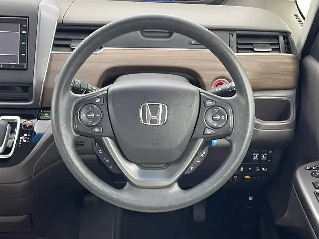 ホンダ フリード ハイブリット G ホンダセンシング 埼玉県 2020(令2)年 3.5万km ミッドナイトブルービームM 純正ナビ/バックモニター/ビルトインETC/両側パワースライドドア/ホンダセンシング/シートヒーター/LEDヘッドライト/オートライト/前席シートヒーター/レザー調シートカバー/純正フロアマット/純正ホイールキャップ（185/65R15)/プッシュスタートボタン/ステアリングリモコン/後席サンシェード