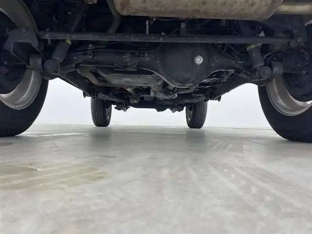 スズキ ジムニー XC 大分県 2022(令4)年 0.9万km ピュアホワイトP スズキセーフティサポート/社外ナビ（Panasonic）/Ｂｌｕｅｔｏｏｔｈ/CD/DVD/フルセグ/クルーズコントロール/シートヒーター（D＋N）/ＥＴＣ　/ステアリングスイッチ/ダウンヒルアシストコントロール/アイドリングストップ/純正１６ＡＷ/オートＬＥＤライト/フォグランプ/スマートキー/スペアキー