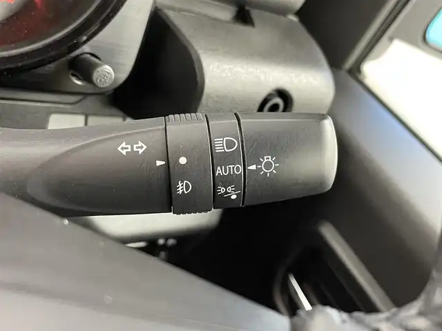 スズキ ジムニー XC 大分県 2022(令4)年 0.9万km ピュアホワイトP スズキセーフティサポート/社外ナビ（Panasonic）/Ｂｌｕｅｔｏｏｔｈ/CD/DVD/フルセグ/クルーズコントロール/シートヒーター（D＋N）/ＥＴＣ　/ステアリングスイッチ/ダウンヒルアシストコントロール/アイドリングストップ/純正１６ＡＷ/オートＬＥＤライト/フォグランプ/スマートキー/スペアキー