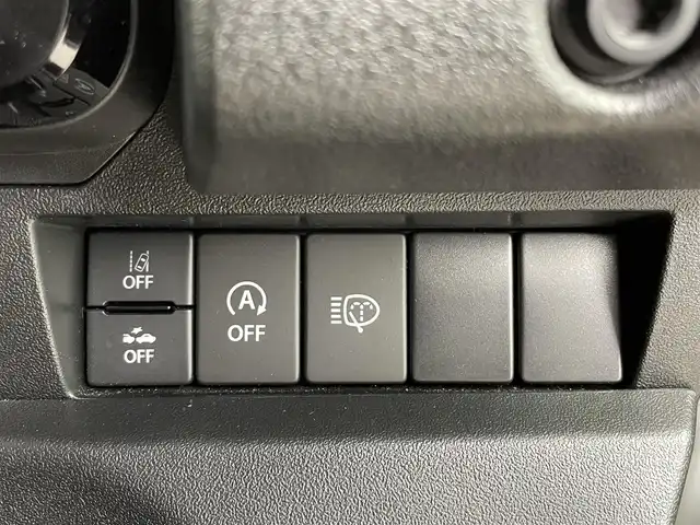 スズキ ジムニー XC 大分県 2022(令4)年 0.9万km ピュアホワイトP スズキセーフティサポート/社外ナビ（Panasonic）/Ｂｌｕｅｔｏｏｔｈ/CD/DVD/フルセグ/クルーズコントロール/シートヒーター（D＋N）/ＥＴＣ　/ステアリングスイッチ/ダウンヒルアシストコントロール/アイドリングストップ/純正１６ＡＷ/オートＬＥＤライト/フォグランプ/スマートキー/スペアキー