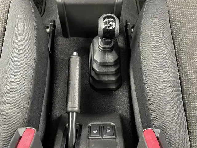 スズキ ジムニー XC 大分県 2022(令4)年 0.9万km ピュアホワイトP スズキセーフティサポート/社外ナビ（Panasonic）/Ｂｌｕｅｔｏｏｔｈ/CD/DVD/フルセグ/クルーズコントロール/シートヒーター（D＋N）/ＥＴＣ　/ステアリングスイッチ/ダウンヒルアシストコントロール/アイドリングストップ/純正１６ＡＷ/オートＬＥＤライト/フォグランプ/スマートキー/スペアキー