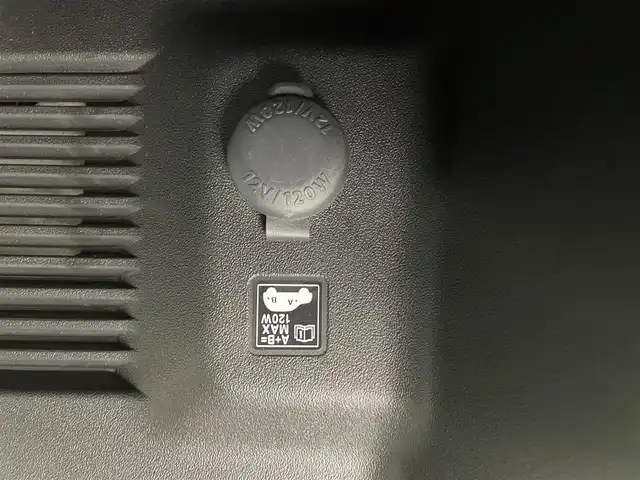 スズキ ジムニー XC 大分県 2022(令4)年 0.9万km ピュアホワイトP スズキセーフティサポート/社外ナビ（Panasonic）/Ｂｌｕｅｔｏｏｔｈ/CD/DVD/フルセグ/クルーズコントロール/シートヒーター（D＋N）/ＥＴＣ　/ステアリングスイッチ/ダウンヒルアシストコントロール/アイドリングストップ/純正１６ＡＷ/オートＬＥＤライト/フォグランプ/スマートキー/スペアキー