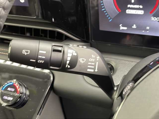 日産 セレナ e－パワー ハイウェイスター V 愛知県 2025(令7)年 0.1万km未満 プリズムホワイト 登録時未使用車/登録時7キロ/e-POWER　ハイウエイスターV　ヘッドランプ オートレベライザー+アダプティブLEDヘッドライトシステム+インテリジェント アラウンドビューモニター（移動物 検知機能付）+インテリジェント ルームミラー+アドバンスドドライブアシストディスプレイ（12.3インチカラーディスプレイ）+統合型インターフェースディスプレイ+ワイヤレス充電器+6スピーカー+NissanConnectナビゲーションシステム（地デジ内蔵）+車載通信ユニット（TCU［Telematics Control Unit］）+ETC2.0ユニット（ビルトインタイプ）+ドライブレコーダー（前後セット）+プロパイロット（ナビリンク機能付）+プロパイロット緊急停止支援システム（SOSコール機能付）+SOSコール（488/400円）後席専用モニターHDMI NissanConnectナビ付車用(125/400円)