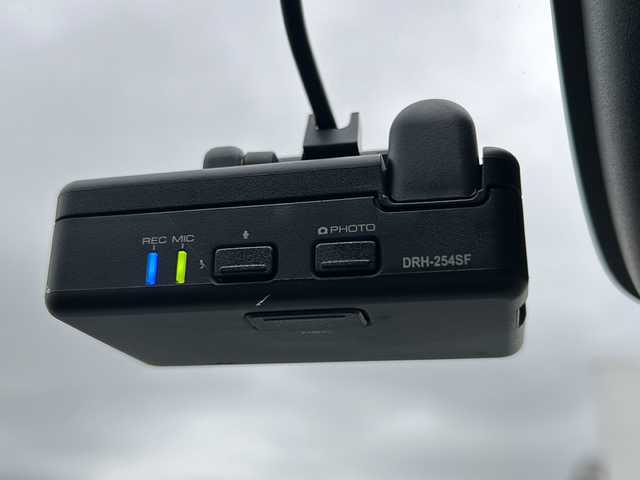 ホンダ フリード ハイブリット e:HEV AIR 千葉県 2024(令6)年 0.3万km プラチナホワイトパール 純正8インチディスプレイオーディオVX-240ZFE 両側電動スライドドア　ETC2.0　全方位カメラ　前後ドライブレコーダー　コーナーセンサー　ステアリングスイッチ　電動パーキング　ブレーキホールド