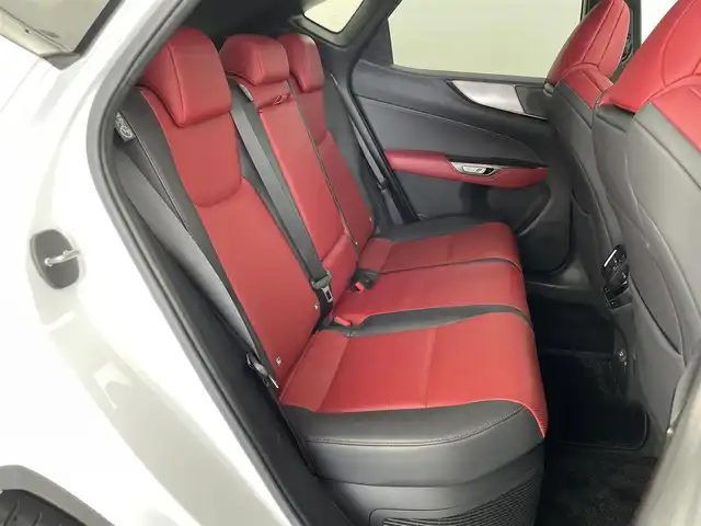 レクサス ＮＸ 350h Fスポーツ 群馬県 2023(令5)年 2.8万km ホワイトノーヴァガラスフレーク ムーンルーフ(チルト/スライド式)/デジタルインナーミラー/置くだけ充電/前後席シートヒーター/後席6:4分割可倒式シート(電動格納機能付)/Fスポーツ専用ブラック塗装アルミホイール(235/50R20)/＝＝＝＝＝＝/純正14インチディスプレイオーディオ/(AM/FM/Bluetooth/フルセグTV/CD/DVD//USB/AppleCarPlay/AndroidAuto)/パノラミックビューモニター(床下透過表示機能付)/ハンズフリーパワーバックドア/Lexus Safety System/ ・プリクラッシュセーフティシステム/ ・緊急時操舵支援/ ・フロントクロストラフィックアラート/ ・レーンチェンジアシスト/ ・オートマチックハイビーム/カラーヘッドアップディスプレイ/ブラインドスポットモニター/パドルシフト/前席パワーシート(メモリ機能付)/前席シートベンチレーション/ステアリングヒーター/ETC2.0/電動パーキングブレーキ/オートブレーキホールド/プッシュスタート/スマートキー