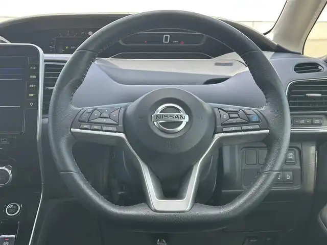 日産 セレナ ハイウェイスター V 山形県 2020(令2)年 3万km ブリリアントホワイトパール 純正10インチナビ/Bluetooth/ナビ連動ドライブレコーダー/プロパイロット/全方位カメラ/レーダークルーズコントロール/両側パワースライドドア/フルセグTV/Wエアコン＆リヤヒーターダクト/純正アルミホイール/フロアマット/USBポート/LEDヘッドライト/ビルトインETC