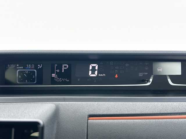 ダイハツ タント ファンクロスターボ 三重県 2022(令4)年 4.1万km ブラックマイカメタリック/サンドベージュメタリック 純正ディスプレイオーディオ/全周囲カメラ/両側パワースライドドア/ビルトインETC/前後ドライブレコーダー/USB給電ポート/コーナーセンサー/前席シートヒーター/ルーフレール/レーダークルーズコントロール/レーンキープアシスト/オートハイビーム/オートライト/革巻きステアリング/ステアリングスイッチ/純正フロアマット/電子パーキング/リヤサンシェード/スペアキー/電動格納ミラー/禁煙車