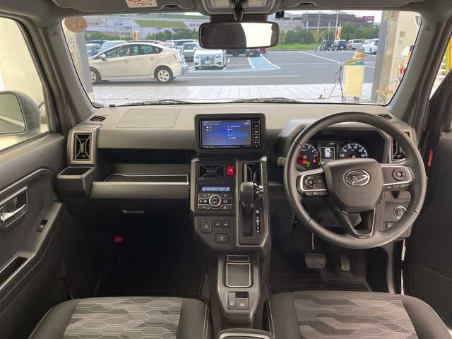 ダイハツ タフト G ターボ クロムベンチャー 愛知県 2022(令4)年 3.6万km ブラックマイカメタリック 純正ナビ/ガラスルーフ/クルーズコントロール/シートヒーター/バックカメラ/コーナーセンサー/純正アルミホイール/ルーフレール/LEDヘッドライト/オートマチックハイビーム/ETC/衝突軽減システム/フルセグ/CD DVD/Bluetooth/ステアリングスイッチ/スマートキー/プッシュスタート