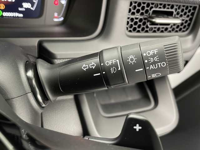 ホンダ ステップワゴン エアー EX 長野県 2025(令7)年 0.1千km プラチナホワイトパール 4WD/純正メモリナビ/（フルセグTV＆BL＆AppleCarPay＆AndroidAuto＆USB＆FM・AM）/全周囲カメラ/寒冷地仕様/クルーズコントロール（追従あり）/レーンキープアシスト/衝突被害軽減システム/クリアランスソナー/両側パワースライドドア/オットマン（2列目）/サンシェード（2列目）/パドルシフト/電動パーキングブレーキ/ブレーキホールド/LEDヘッドライト/オートマチックハイビーム/フォグランプ/ドアバイザー/ETC/シートヒーター（前席）/スマートキー/スペアキー