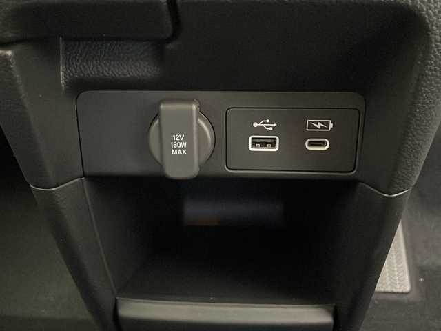 ホンダ ステップワゴン エアー EX 長野県 2025(令7)年 0.1千km プラチナホワイトパール 4WD/純正メモリナビ/（フルセグTV＆BL＆AppleCarPay＆AndroidAuto＆USB＆FM・AM）/全周囲カメラ/寒冷地仕様/クルーズコントロール（追従あり）/レーンキープアシスト/衝突被害軽減システム/クリアランスソナー/両側パワースライドドア/オットマン（2列目）/サンシェード（2列目）/パドルシフト/電動パーキングブレーキ/ブレーキホールド/LEDヘッドライト/オートマチックハイビーム/フォグランプ/ドアバイザー/ETC/シートヒーター（前席）/スマートキー/スペアキー