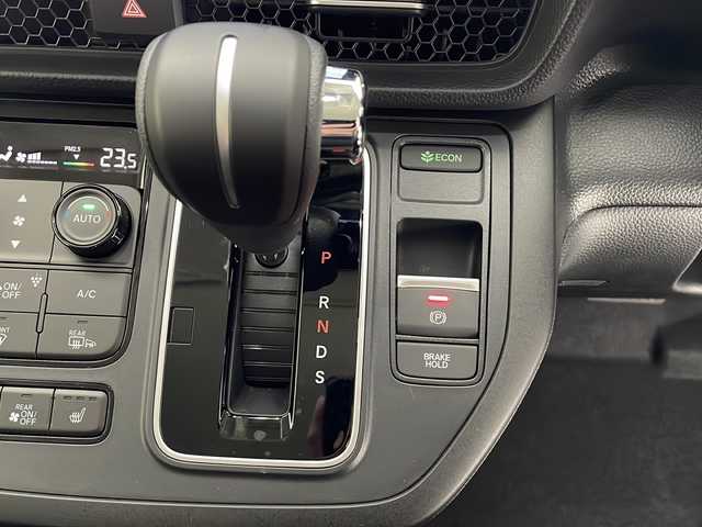 ホンダ ステップワゴン エアー EX 長野県 2025(令7)年 0.1千km プラチナホワイトパール 4WD/純正メモリナビ/（フルセグTV＆BL＆AppleCarPay＆AndroidAuto＆USB＆FM・AM）/全周囲カメラ/寒冷地仕様/クルーズコントロール（追従あり）/レーンキープアシスト/衝突被害軽減システム/クリアランスソナー/両側パワースライドドア/オットマン（2列目）/サンシェード（2列目）/パドルシフト/電動パーキングブレーキ/ブレーキホールド/LEDヘッドライト/オートマチックハイビーム/フォグランプ/ドアバイザー/ETC/シートヒーター（前席）/スマートキー/スペアキー