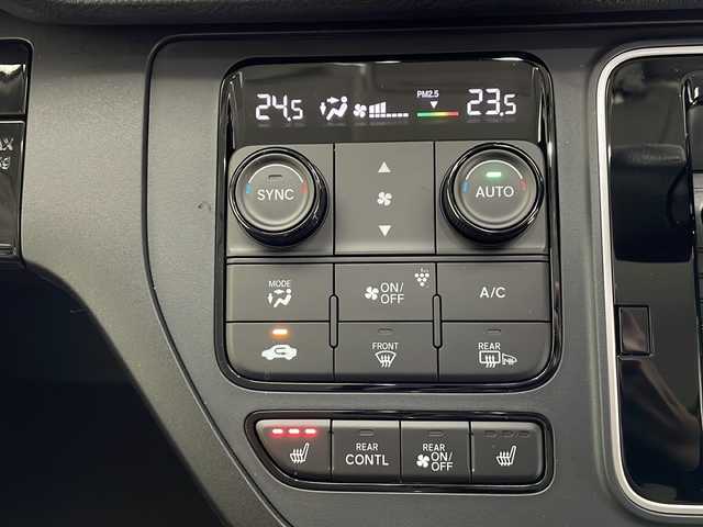 ホンダ ステップワゴン エアー EX 長野県 2025(令7)年 0.1千km プラチナホワイトパール 4WD/純正メモリナビ/（フルセグTV＆BL＆AppleCarPay＆AndroidAuto＆USB＆FM・AM）/全周囲カメラ/寒冷地仕様/クルーズコントロール（追従あり）/レーンキープアシスト/衝突被害軽減システム/クリアランスソナー/両側パワースライドドア/オットマン（2列目）/サンシェード（2列目）/パドルシフト/電動パーキングブレーキ/ブレーキホールド/LEDヘッドライト/オートマチックハイビーム/フォグランプ/ドアバイザー/ETC/シートヒーター（前席）/スマートキー/スペアキー