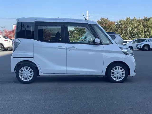 日産 デイズ ルークス X 山形県 2017(平29)年 4.6万km ホワイトパール 衝突被害軽減システム/純正ディスプレイオーディオ/　　【BT AM/FM iPod】/アラウンドビューモニター/両側パワースライドドア/アイドリングストップ/ステアリングスイッチ/電動格納ミラー/インテリジェントルームミラー/フロアマット/ドアバイザ―/インテリジェントキー×2