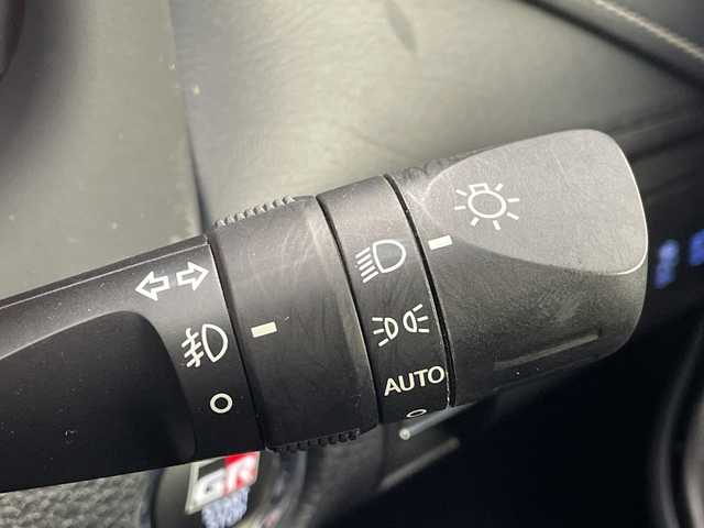 トヨタ ハリアー エレガンス GRスポーツ 愛知県 2018(平30)年 4.5万km ホワイトパールクリスタルシャイン ALPINE9型ナビ/・Bluetooth/・フルセグテレビ/バックカメラ/衝突軽減ブレーキ/レーンキープアシスト/オートマチックハイビーム/パワーシート/レーダークルーズコントロール/ビルトインＥＴＣ/ハーフレザーシート/スマートキー