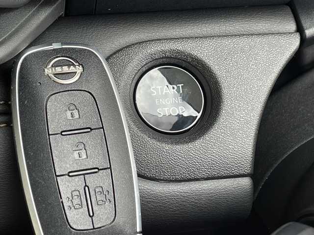 日産 セレナ ハイウェイスター V 愛知県 2023(令5)年 0.9万km アズライトブルー 純正12.3型ディスプレイオーディオナビ/全方位カメラ/両側パワースライドドア/レーダークルーズコントロール/バックカメラ/コーナーセンサー/純正アルミホイール/ETC2.0/ブラインドスポットモニター/LEDヘッドライト/パドルシフト/インテリジェントミラー/リアオートエアコン/オートマチックハイビーム/ワイヤレス充電機/ドライブレコーダー/ステアリングスイッチ/スマートキー/プッシュスタート