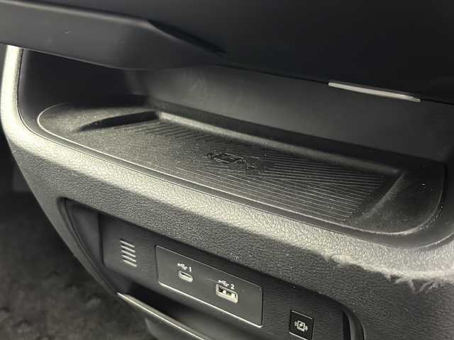 日産 セレナ ハイウェイスター V 大阪府 2023(令5)年 1.7万km 青 ワンオーナー/純正12.3インチディスプレイオーディオ(ナビ有)/【フルセグTV/Bluetooth/USB接続/HDMI】/アラウンドビューモニター/プロパイロット/デジタルインナーミラー/両側パワースライドドア/置く充電インテリジェントクルーズコントロール/エマージェンシーブレーキ/ブラインドスポットモニター/車線逸脱警報/先行車発進お知らせ/後退時車両検知/前後クリアランスソナー/ふらつき警報/ハーフレザーシート/前後シートヒーター/ステアリングヒーター/ロールサンシェード/後席パーソナブルテーブル/置く充電