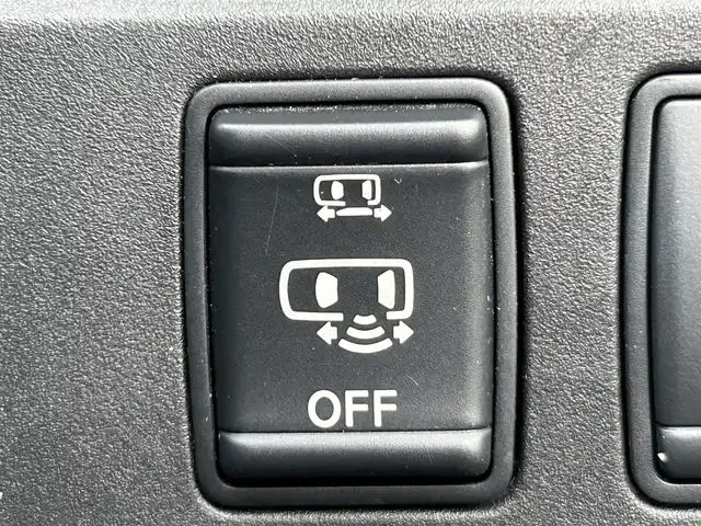 日産 セレナ ハイウェイスター 岡山県 2016(平28)年 7.6万km ブリリアントホワイトパール 登録時走行距離75335km/純正10インチナビ/フルセグTV(AM/FM/CD/DVD/Bluetooth)/純正11インチフリップダウンモニター/両側パワースライドドア/アラウンドビューモニター/ビルトインETC/ドライブレコーダー/インテリジェントルームミラー/プロパイロット/・インテリジェントクルーズコントロール/・車線逸脱防止支援システム/クリアランスソナー/衝突軽減ブレーキ/横滑り防止装置/オートマチックハイビーム/アイドリングストップ/電子パーキングブレーキ/オートブレーキホールド/16インチ純正AW/純正フロアマット