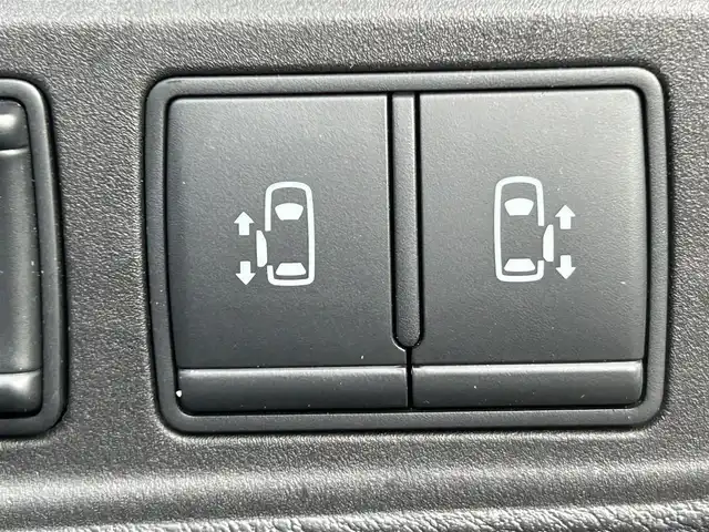 日産 セレナ ハイウェイスター 岡山県 2016(平28)年 7.6万km ブリリアントホワイトパール 登録時走行距離75335km/純正10インチナビ/フルセグTV(AM/FM/CD/DVD/Bluetooth)/純正11インチフリップダウンモニター/両側パワースライドドア/アラウンドビューモニター/ビルトインETC/ドライブレコーダー/インテリジェントルームミラー/プロパイロット/・インテリジェントクルーズコントロール/・車線逸脱防止支援システム/クリアランスソナー/衝突軽減ブレーキ/横滑り防止装置/オートマチックハイビーム/アイドリングストップ/電子パーキングブレーキ/オートブレーキホールド/16インチ純正AW/純正フロアマット