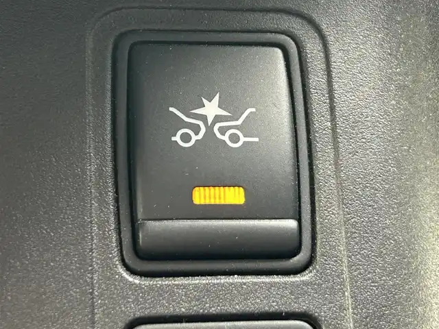 日産 セレナ ハイウェイスター 岡山県 2016(平28)年 7.6万km ブリリアントホワイトパール 登録時走行距離75335km/純正10インチナビ/フルセグTV(AM/FM/CD/DVD/Bluetooth)/純正11インチフリップダウンモニター/両側パワースライドドア/アラウンドビューモニター/ビルトインETC/ドライブレコーダー/インテリジェントルームミラー/プロパイロット/・インテリジェントクルーズコントロール/・車線逸脱防止支援システム/クリアランスソナー/衝突軽減ブレーキ/横滑り防止装置/オートマチックハイビーム/アイドリングストップ/電子パーキングブレーキ/オートブレーキホールド/16インチ純正AW/純正フロアマット