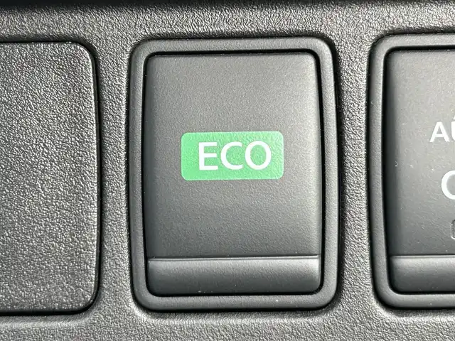 日産 セレナ ハイウェイスター 岡山県 2016(平28)年 7.6万km ブリリアントホワイトパール 登録時走行距離75335km/純正10インチナビ/フルセグTV(AM/FM/CD/DVD/Bluetooth)/純正11インチフリップダウンモニター/両側パワースライドドア/アラウンドビューモニター/ビルトインETC/ドライブレコーダー/インテリジェントルームミラー/プロパイロット/・インテリジェントクルーズコントロール/・車線逸脱防止支援システム/クリアランスソナー/衝突軽減ブレーキ/横滑り防止装置/オートマチックハイビーム/アイドリングストップ/電子パーキングブレーキ/オートブレーキホールド/16インチ純正AW/純正フロアマット