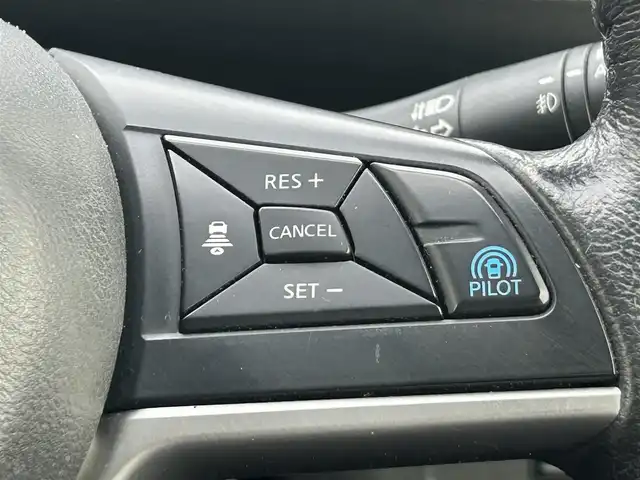 日産 セレナ ハイウェイスター 岡山県 2016(平28)年 7.6万km ブリリアントホワイトパール 登録時走行距離75335km/純正10インチナビ/フルセグTV(AM/FM/CD/DVD/Bluetooth)/純正11インチフリップダウンモニター/両側パワースライドドア/アラウンドビューモニター/ビルトインETC/ドライブレコーダー/インテリジェントルームミラー/プロパイロット/・インテリジェントクルーズコントロール/・車線逸脱防止支援システム/クリアランスソナー/衝突軽減ブレーキ/横滑り防止装置/オートマチックハイビーム/アイドリングストップ/電子パーキングブレーキ/オートブレーキホールド/16インチ純正AW/純正フロアマット