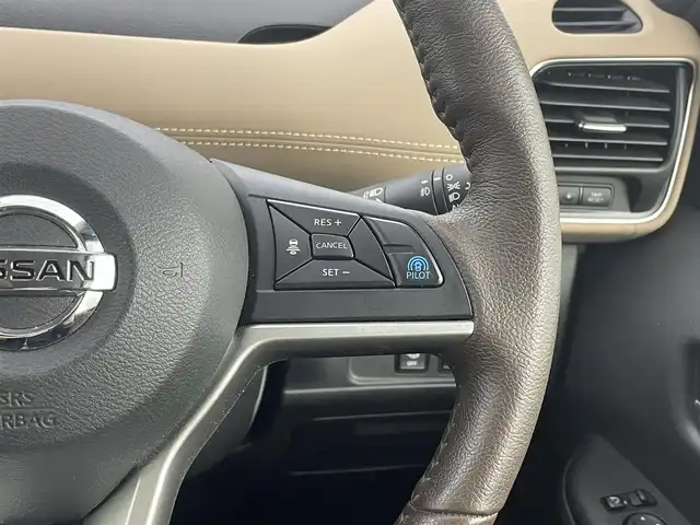日産 セレナ e－パワー ハイウェイスター V 福岡県 2019(令1)年 3.2万km ブリリアントホワイトパール 2トーン 後席モニター　/純正ナビ　/全方位カメラ　/ＥＴＣ　/ドラレコ　/デジタルルームミラー　/ＡＣＣ　/プロパイロット/コーナーセンサー　/エマージェンシーブレーキ　/レーンキープ　/パーキングアシスト　/両側電動スライドドア