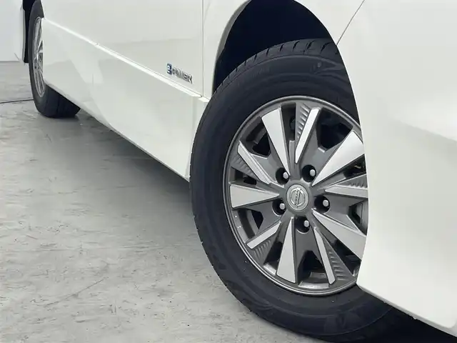 日産 セレナ e－パワー ハイウェイスター V 福岡県 2019(令1)年 3.2万km ブリリアントホワイトパール 2トーン 後席モニター　/純正ナビ　/全方位カメラ　/ＥＴＣ　/ドラレコ　/デジタルルームミラー　/ＡＣＣ　/プロパイロット/コーナーセンサー　/エマージェンシーブレーキ　/レーンキープ　/パーキングアシスト　/両側電動スライドドア
