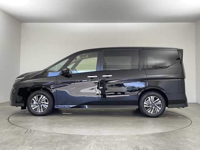 日産 セレナ e－パワー ハイウェイスター V 兵庫県 2025(令7)年 0.1万km未満 ダイヤモンドブラック ・NissanConnectナビゲーションシステム/（フルセグ・BT・Apps・HDMI）/・後席専用モニターHDMI NissanConnectナビ付車用/・ヘッドランプ オートレベライザー/・アダプティブLEDヘッドライトシステム/・インテリジェント アラウンドビューモニター（移動物 検知機能付）/・インテリジェント ルームミラー/・アドバンスドドライブアシストディスプレイ（12.3インチカラーディスプレイ）/・統合型インターフェースディスプレイ/・ワイヤレス充電器/・ETC2.0ユニット（ビルトインタイプ）/・ドライブレコーダー（前後セット）/・プロパイロット（ナビリンク機能付）/・プロパイロット緊急停止支援システム（SOSコール機能付）/・BSM/・両側パワースライドドア/・純正16インチアルミホイール