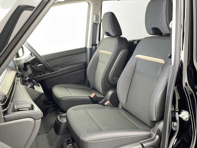 日産 セレナ e－パワー ハイウェイスター V 兵庫県 2025(令7)年 0.1万km未満 ダイヤモンドブラック ・NissanConnectナビゲーションシステム/（フルセグ・BT・Apps・HDMI）/・後席専用モニターHDMI NissanConnectナビ付車用/・ヘッドランプ オートレベライザー/・アダプティブLEDヘッドライトシステム/・インテリジェント アラウンドビューモニター（移動物 検知機能付）/・インテリジェント ルームミラー/・アドバンスドドライブアシストディスプレイ（12.3インチカラーディスプレイ）/・統合型インターフェースディスプレイ/・ワイヤレス充電器/・ETC2.0ユニット（ビルトインタイプ）/・ドライブレコーダー（前後セット）/・プロパイロット（ナビリンク機能付）/・プロパイロット緊急停止支援システム（SOSコール機能付）/・BSM/・両側パワースライドドア/・純正16インチアルミホイール