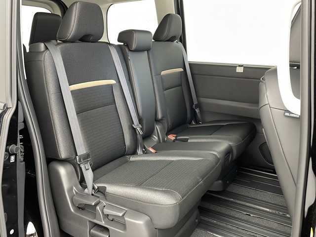 日産 セレナ e－パワー ハイウェイスター V 兵庫県 2025(令7)年 0.1万km未満 ダイヤモンドブラック ・NissanConnectナビゲーションシステム/（フルセグ・BT・Apps・HDMI）/・後席専用モニターHDMI NissanConnectナビ付車用/・ヘッドランプ オートレベライザー/・アダプティブLEDヘッドライトシステム/・インテリジェント アラウンドビューモニター（移動物 検知機能付）/・インテリジェント ルームミラー/・アドバンスドドライブアシストディスプレイ（12.3インチカラーディスプレイ）/・統合型インターフェースディスプレイ/・ワイヤレス充電器/・ETC2.0ユニット（ビルトインタイプ）/・ドライブレコーダー（前後セット）/・プロパイロット（ナビリンク機能付）/・プロパイロット緊急停止支援システム（SOSコール機能付）/・BSM/・両側パワースライドドア/・純正16インチアルミホイール