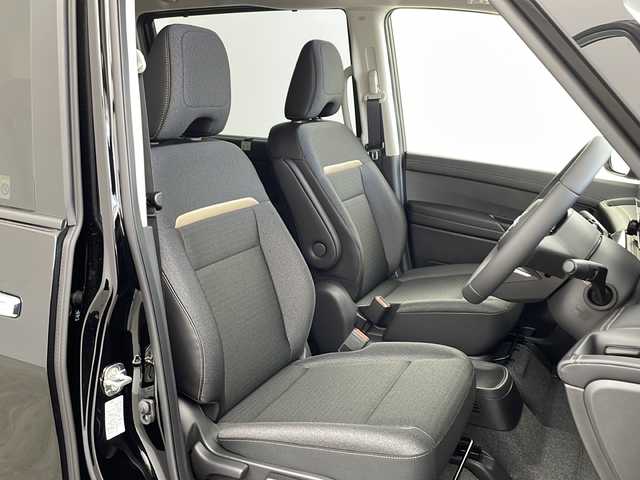 日産 セレナ e－パワー ハイウェイスター V 兵庫県 2025(令7)年 0.1万km未満 ダイヤモンドブラック ・NissanConnectナビゲーションシステム/（フルセグ・BT・Apps・HDMI）/・後席専用モニターHDMI NissanConnectナビ付車用/・ヘッドランプ オートレベライザー/・アダプティブLEDヘッドライトシステム/・インテリジェント アラウンドビューモニター（移動物 検知機能付）/・インテリジェント ルームミラー/・アドバンスドドライブアシストディスプレイ（12.3インチカラーディスプレイ）/・統合型インターフェースディスプレイ/・ワイヤレス充電器/・ETC2.0ユニット（ビルトインタイプ）/・ドライブレコーダー（前後セット）/・プロパイロット（ナビリンク機能付）/・プロパイロット緊急停止支援システム（SOSコール機能付）/・BSM/・両側パワースライドドア/・純正16インチアルミホイール