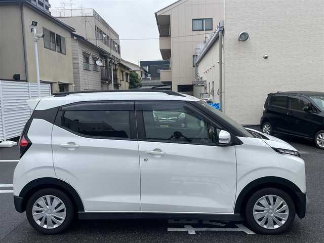 三菱 ｅＫクロス M 広島県 2019(令1)年 3.4万km シルキーホワイト /登録時走行距離/　　　　　　　33812キロ/アイドリングストップ/社外ナビ/地デジ/ルーフレール/オートライト/スペアキー×１/ETC/新車時整備手帳/　　【保証書】/取扱説明書/