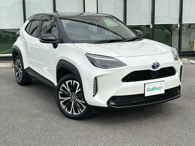 トヨタ ヤリスクロス ハイブリッド Z 岐阜県 2022(令4)年 1.7万km ブラックマイカ/ホワイトパールクリスタルシャイン 2トーン 純正ＳＤナビ　/全周囲カメラ　/フルセグテレビ　/クルコン追従走行あり　/ＥＴＣ　/オートライト　/ワンオーナー　/スマートキー　/コーナーセンサー前後　/衝突被害軽減システム/ハーフレザーシート　/レーンキープアシスト/プッシュスタート/アイドリングストップ/ＡＡＣ/スペアキー1本/Blue tooth接続/USB入力端子/SDミュージックサーバー/ドライブレコーダー前方/フルフラットシート/純正フロアマット/パワーシートD席/シートヒーターD＋N席/純正アルミホイール/ABS/横滑り防止装置/盗難防止装置/オートマチックハイビーム/エアバッグW