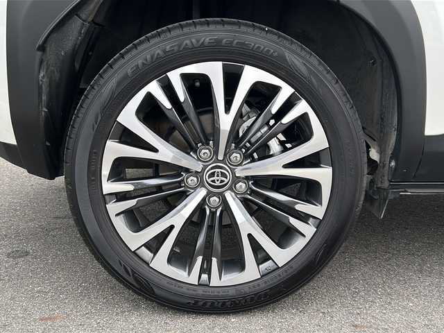 トヨタ ヤリスクロス ハイブリッド Z 岐阜県 2022(令4)年 1.7万km ブラックマイカ/ホワイトパールクリスタルシャイン 2トーン 純正ＳＤナビ　/全周囲カメラ　/フルセグテレビ　/クルコン追従走行あり　/ＥＴＣ　/オートライト　/ワンオーナー　/スマートキー　/コーナーセンサー前後　/衝突被害軽減システム/ハーフレザーシート　/レーンキープアシスト/プッシュスタート/アイドリングストップ/ＡＡＣ/スペアキー1本/Blue tooth接続/USB入力端子/SDミュージックサーバー/ドライブレコーダー前方/フルフラットシート/純正フロアマット/パワーシートD席/シートヒーターD＋N席/純正アルミホイール/ABS/横滑り防止装置/盗難防止装置/オートマチックハイビーム/エアバッグW