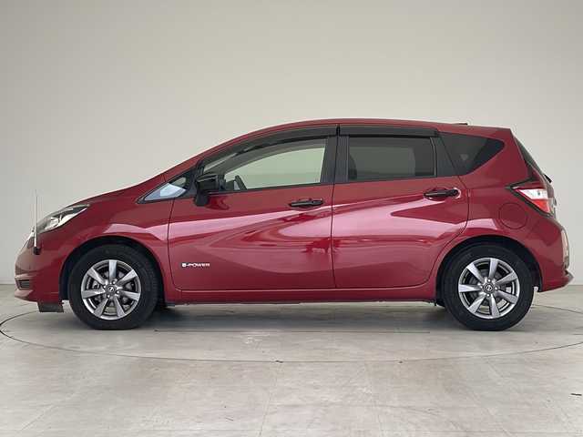 日産 ノート e－パワー X Bアロー 愛知県 2020(令2)年 3.2万km ガーネットレッド/スーパーブラック 2トーン 衝突軽減システム/９型SDナビ/レーダークルーズコントロール/フルセグ/CD/DVD/Bluetooth/バックカメラ/コーナーセンサー/純正アルミホイール/LEDヘッドライト/オートライト/ドライブレコーダー/ETC/ステアリングスイッチ/スマートキー/プッシュスタート