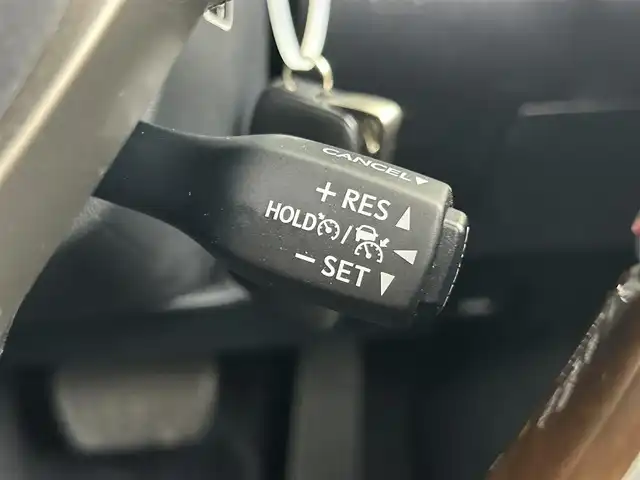 レクサス ＲＸ 450h バージョンL 千葉県 2019(令1)年 5.2万km グラファイトブラックガラスフレーク 禁煙/サンルーフ/レクサスセーフティシステム/・LKA　レーンキーピングアシスト/・PCS　プリクラッシュセーフティ/・BSM　ブラインドスポットモニター/・ICS　インテリジェントクリアランスソナー/・コーナーセンサー/・HUD　ヘッドアップディスプレイ/パワーバックドア/マークレビンソン/純正10インチナビ/・DVD/Bluetooth/USB/フルセグ/AUX/パノラミックビューモニター　全周囲カメラ/レーダークルーズコントロール/LEDヘッドライト/フォグランプ/オートライト/オートハイビーム/茶レザーシート/前席メモリ機能付きパワーシート/全席シートヒーター/前席シートベンチレーション/純正20インチアルミホイール/ビルトインETC2.0/スマートキー/プッシュスタート/MTモード付AT/オートエアコン/純正フロアマット/横滑り防止/電動格納ミラー/ハンドルヒーター　ステアリングヒーター/ステアリングリモコン　ステアリングスイッチ/電動パーキングブレーキ/オートブレーキホールド/ウッドコンビハンドル