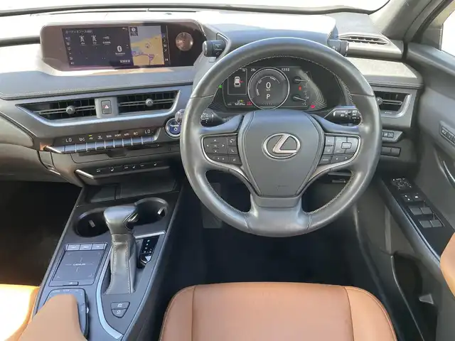 レクサス ＵＸ 250h バージョンC 鳥取県 2019(平31)年 5.5万km ソニックチタニウム 純正ナビ／フルセグ／ＤＶＤ／ＣＤ／ＢＴ/バックカメラ/ビルトインＥＴＣ/前後ドライブレコーダー/電動サンルーフ/ブラウンレザーシート/前席パワーシート/前席シートヒーター/プリクラッシュセーフティ/レーダークルーズコントロール/ＬＥＤヘットライト/純正フォグライト/前後クリアランスソナー/純正17インチアルミホイール/フロアマット