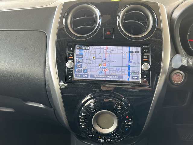 日産 ノート メダリスト X 京都府 2015(平27)年 6.6万km ビートニックゴールド 純正7インチナビ/フルセグTV/Bluetooth Audio/衝突軽減装置/レーンキープアシスト/禁煙車/ハーフレザーシート/ウインカーミラー/アイドリングストップ/ETC/オートライト/純正フロアマット/純正ホイールカバー/リアワイパー/取扱説明書/スマートキースペア