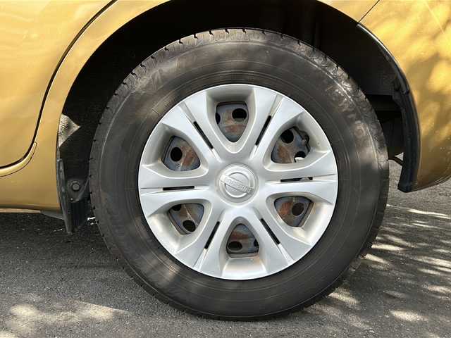 日産 ノート メダリスト X 京都府 2015(平27)年 6.6万km ビートニックゴールド 純正7インチナビ/フルセグTV/Bluetooth Audio/衝突軽減装置/レーンキープアシスト/禁煙車/ハーフレザーシート/ウインカーミラー/アイドリングストップ/ETC/オートライト/純正フロアマット/純正ホイールカバー/リアワイパー/取扱説明書/スマートキースペア