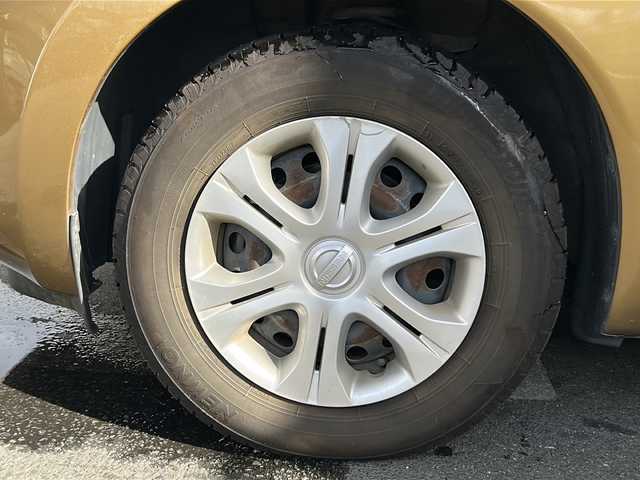 日産 ノート メダリスト X 京都府 2015(平27)年 6.6万km ビートニックゴールド 純正7インチナビ/フルセグTV/Bluetooth Audio/衝突軽減装置/レーンキープアシスト/禁煙車/ハーフレザーシート/ウインカーミラー/アイドリングストップ/ETC/オートライト/純正フロアマット/純正ホイールカバー/リアワイパー/取扱説明書/スマートキースペア