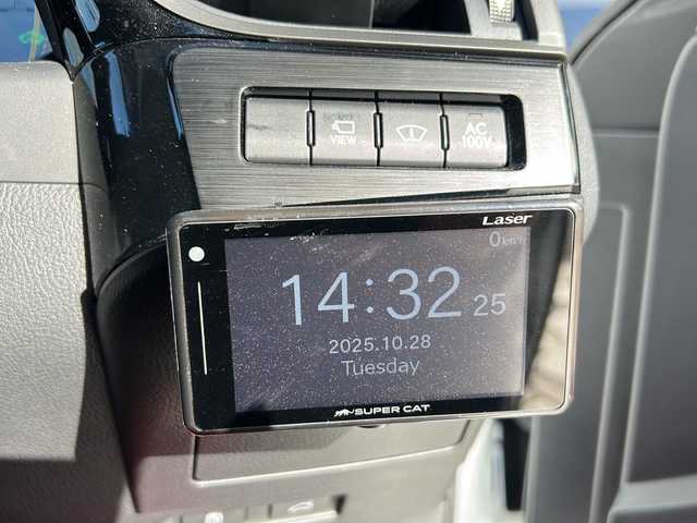 レクサス ＥＳ 300h Fスポーツ 静岡県 2022(令4)年 3.7万km ホワイトノーヴァガラスフレーク 純正ナビ/・AM/FM/・CD/DVD/・サウンドライブラリ/・SD/・USB/・Bluetooth/・Miracast/・AUX/・フルセグTV/主要装備/・ＴＲＤエアロ/・マフラー４本出し/・マークレビンソンサウンドシステム/・デジタルアウターミラー/・デジタルインナーミラー/・全方位カメラ/・パワートランク/・前後ドライブレコーダー/・SUPER CATレーダー探知機/・黒／赤レザー/・純正１９インチＡＷ(ブラック)/・オレンジキャリパー/・ヘッドアップディスプレイ/・ビルトインＥＴＣ2.0/・パワーシート/・サンルーフ/・シートヒーター＆ベンチレーション/・ステアリングヒーター