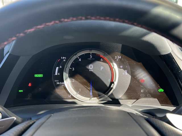 レクサス ＥＳ 300h Fスポーツ 静岡県 2022(令4)年 3.7万km ホワイトノーヴァガラスフレーク 純正ナビ/・AM/FM/・CD/DVD/・サウンドライブラリ/・SD/・USB/・Bluetooth/・Miracast/・AUX/・フルセグTV/主要装備/・ＴＲＤエアロ/・マフラー４本出し/・マークレビンソンサウンドシステム/・デジタルアウターミラー/・デジタルインナーミラー/・全方位カメラ/・パワートランク/・前後ドライブレコーダー/・SUPER CATレーダー探知機/・黒／赤レザー/・純正１９インチＡＷ(ブラック)/・オレンジキャリパー/・ヘッドアップディスプレイ/・ビルトインＥＴＣ2.0/・パワーシート/・サンルーフ/・シートヒーター＆ベンチレーション/・ステアリングヒーター