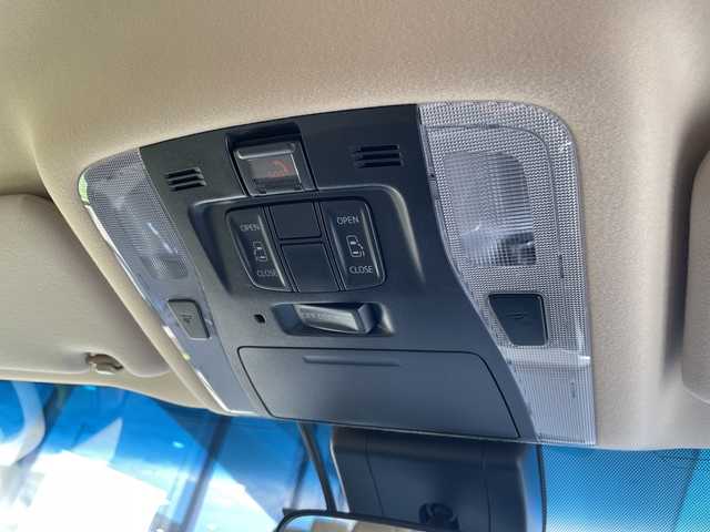 トヨタ アルファード X 愛知県 2020(令2)年 4.9万km ホワイトパールクリスタルシャイン 純正9型ディズプレイオーディオナビ/フリップダウンモニター/両側パワースライドドア/レーダークルーズコントロール/バックカメラ/コーナーセンサー/純正アルミホイール/リアオートエアコン/ドライブレコーダー/ＥＴＣ/オートマチックハイビーム/衝突軽減システム/フルセグ/ＣＤ/Bluetooth/ステアリングスイッチ/スマートキー/プッシュスタート