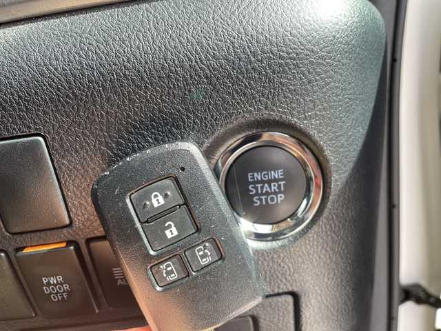 トヨタ アルファード X 愛知県 2020(令2)年 4.9万km ホワイトパールクリスタルシャイン 純正9型ディズプレイオーディオナビ/フリップダウンモニター/両側パワースライドドア/レーダークルーズコントロール/バックカメラ/コーナーセンサー/純正アルミホイール/リアオートエアコン/ドライブレコーダー/ＥＴＣ/オートマチックハイビーム/衝突軽減システム/フルセグ/ＣＤ/Bluetooth/ステアリングスイッチ/スマートキー/プッシュスタート