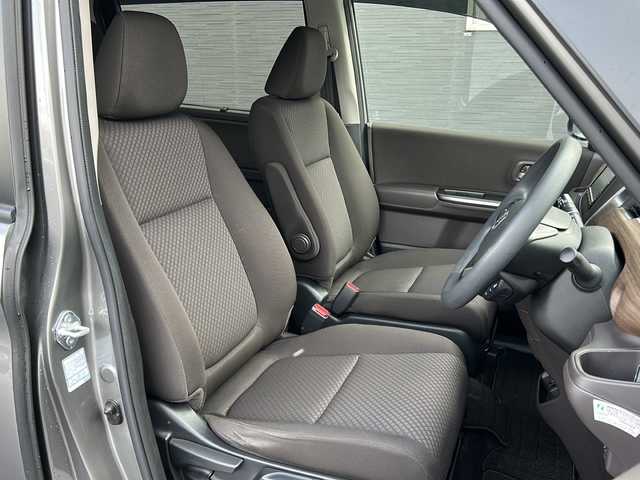 ホンダ フリード ハイブリット G ホンダセンシング 道北・旭川 2021(令3)年 6.4万km スーパープラチナグレーメタリック /４WD//禁煙車//寒冷地仕様//ワンオーナー//純正メモリナビ/CD/DVD/SD/BT/USB/TV/ラジオ//バックカメラ//ビルトインETC//両側パワースライドドア//前席シートヒーター//電動格納ミラー//オートエアコン//ミラーヒーター//フロントデアイサー//ホンダセンシング/衝突軽減ブレーキ/誤発進抑制機能/後方誤発進抑制機能/標識認識機能/先行車お知らせ機能/路外逸脱抑制機能/LKAS/ACC/オートハイビーム//エコモード//ステアリングスイッチ//オートライト//LEDヘッドライト//ミラーウィンカー//ドアバイザー//純正フロアマット//スペアキー