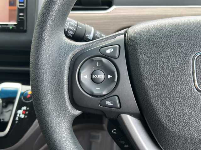 ホンダ フリード ハイブリット G ホンダセンシング 道北・旭川 2021(令3)年 6.4万km スーパープラチナグレーメタリック /４WD//禁煙車//寒冷地仕様//ワンオーナー//純正メモリナビ/CD/DVD/SD/BT/USB/TV/ラジオ//バックカメラ//ビルトインETC//両側パワースライドドア//前席シートヒーター//電動格納ミラー//オートエアコン//ミラーヒーター//フロントデアイサー//ホンダセンシング/衝突軽減ブレーキ/誤発進抑制機能/後方誤発進抑制機能/標識認識機能/先行車お知らせ機能/路外逸脱抑制機能/LKAS/ACC/オートハイビーム//エコモード//ステアリングスイッチ//オートライト//LEDヘッドライト//ミラーウィンカー//ドアバイザー//純正フロアマット//スペアキー