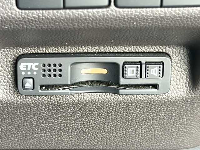 ホンダ フリード ハイブリット G ホンダセンシング 道北・旭川 2021(令3)年 6.4万km スーパープラチナグレーメタリック /４WD//禁煙車//寒冷地仕様//ワンオーナー//純正メモリナビ/CD/DVD/SD/BT/USB/TV/ラジオ//バックカメラ//ビルトインETC//両側パワースライドドア//前席シートヒーター//電動格納ミラー//オートエアコン//ミラーヒーター//フロントデアイサー//ホンダセンシング/衝突軽減ブレーキ/誤発進抑制機能/後方誤発進抑制機能/標識認識機能/先行車お知らせ機能/路外逸脱抑制機能/LKAS/ACC/オートハイビーム//エコモード//ステアリングスイッチ//オートライト//LEDヘッドライト//ミラーウィンカー//ドアバイザー//純正フロアマット//スペアキー